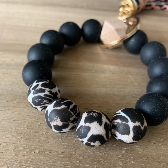 KEYCHAIN WITH TASSLE - Picture 5 of 12